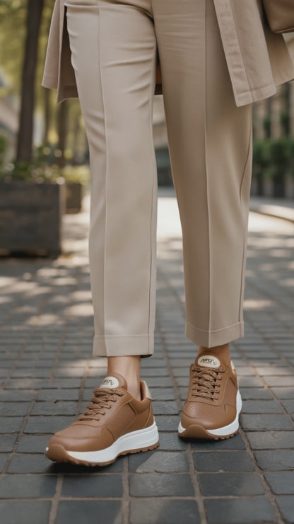 Frida Miel x Oro · Tenis 100% Cuero con Soporte Ortopédico